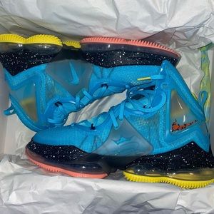 Lebron 18 Christmas 🎄